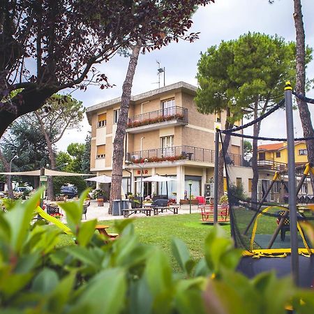 Hotel Ausonia Monte Porzio ภายนอก รูปภาพ