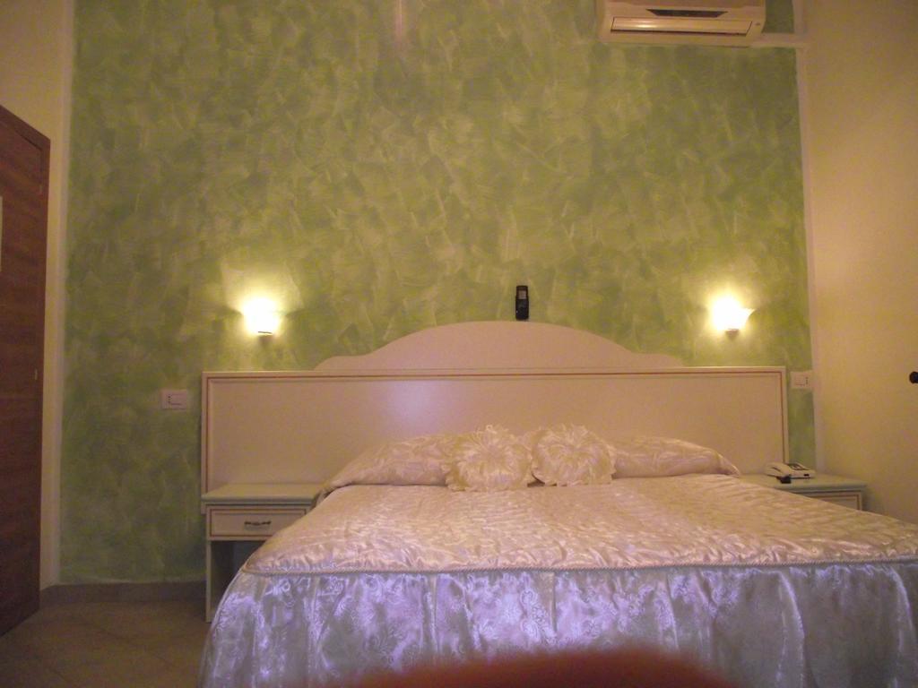 Hotel Ausonia Monte Porzio ห้อง รูปภาพ
