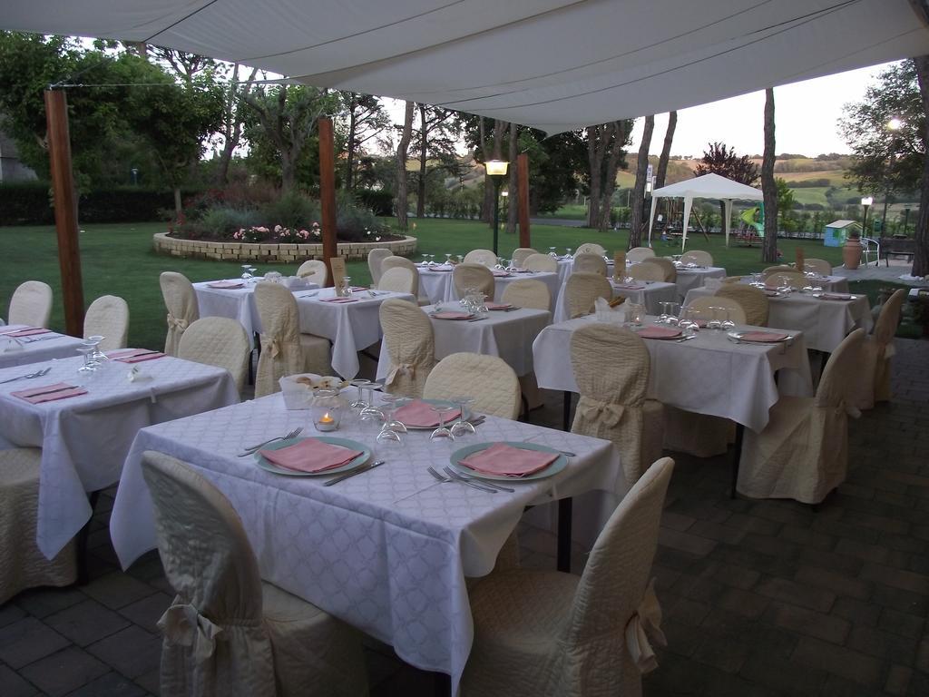 Hotel Ausonia Monte Porzio ภายนอก รูปภาพ