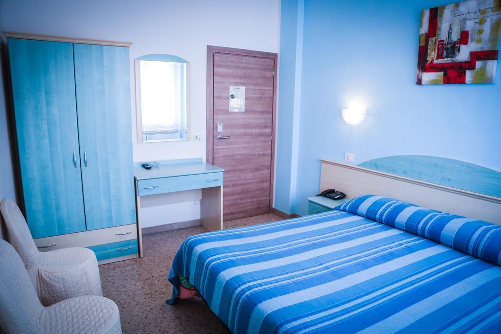 Hotel Ausonia Monte Porzio ภายนอก รูปภาพ