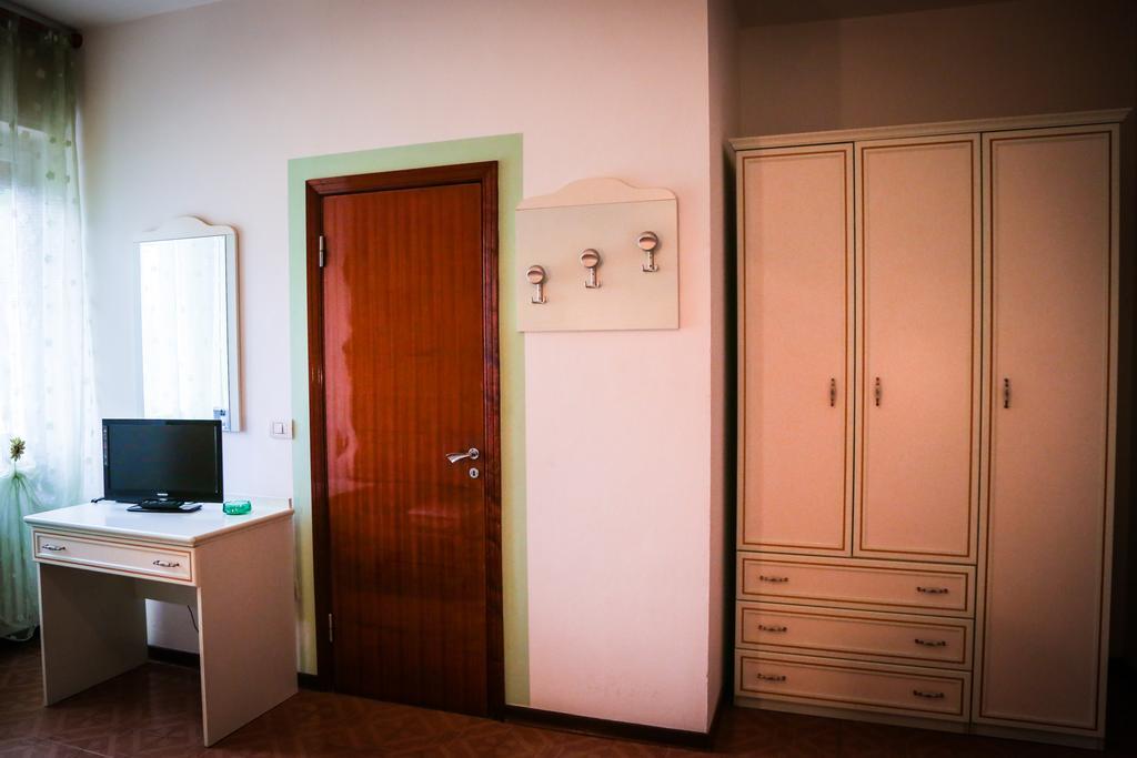 Hotel Ausonia Monte Porzio ภายนอก รูปภาพ