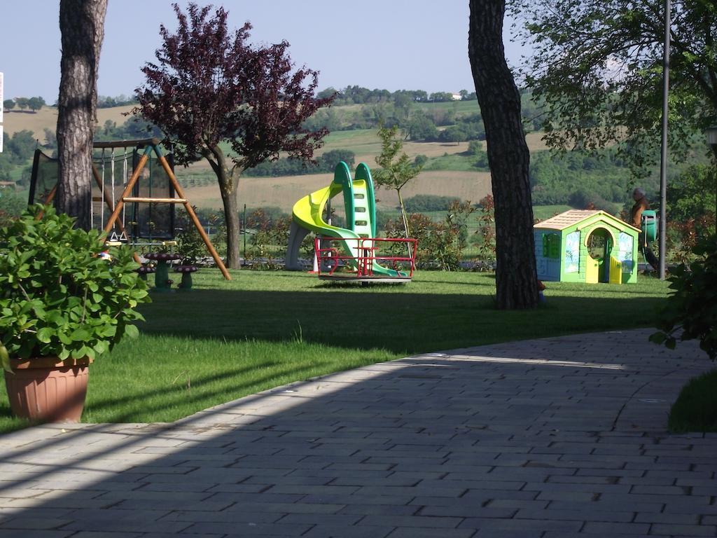 Hotel Ausonia Monte Porzio ภายนอก รูปภาพ
