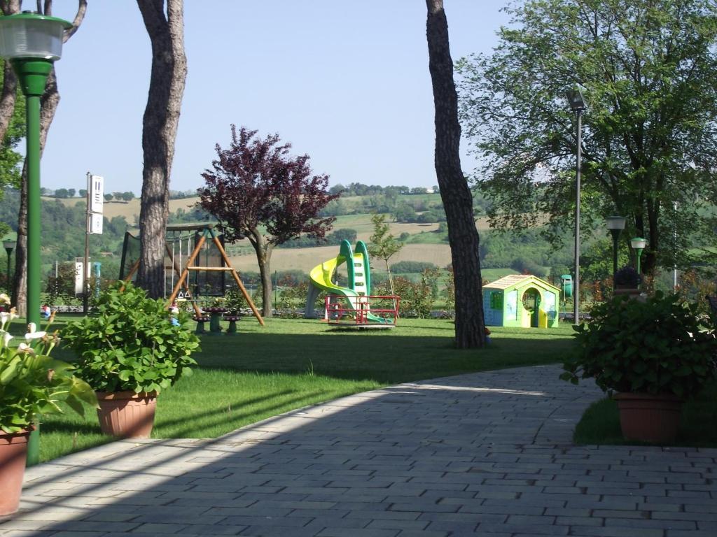 Hotel Ausonia Monte Porzio ภายนอก รูปภาพ