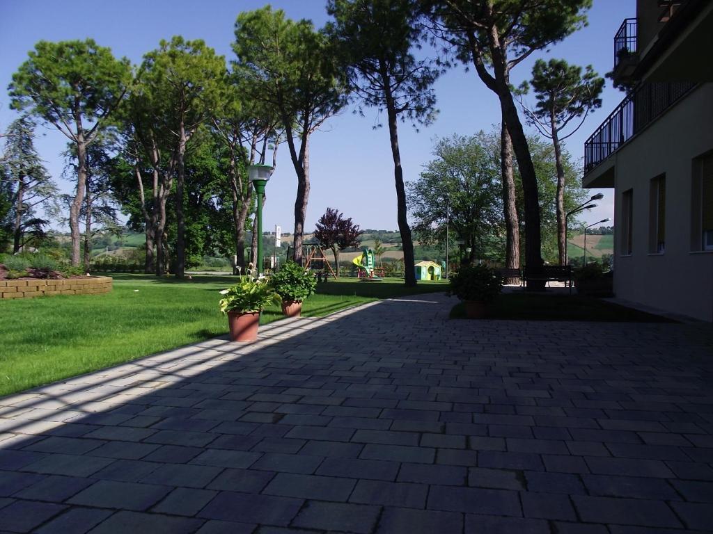 Hotel Ausonia Monte Porzio ภายนอก รูปภาพ