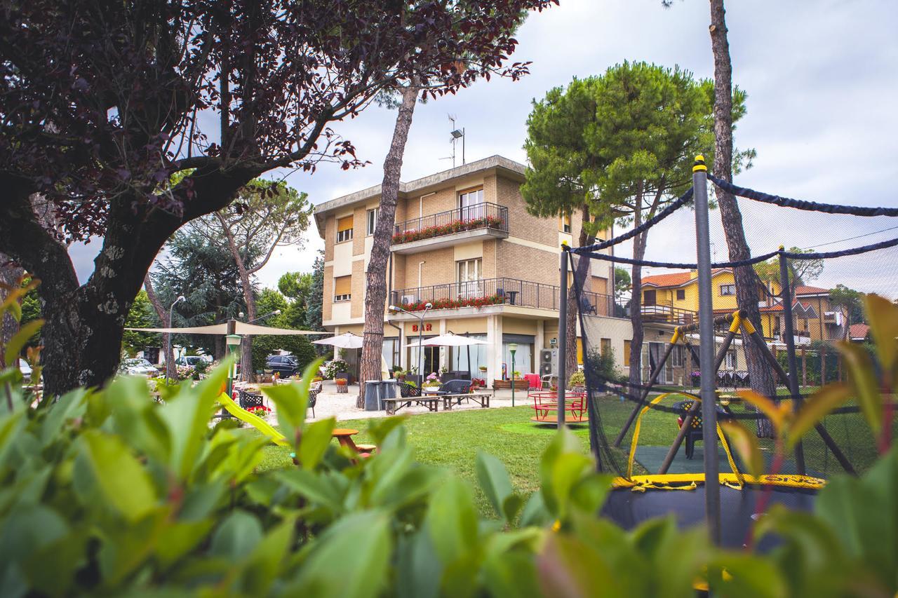Hotel Ausonia Monte Porzio ภายนอก รูปภาพ
