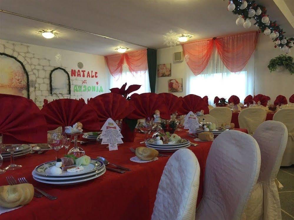 Hotel Ausonia Monte Porzio ภายนอก รูปภาพ