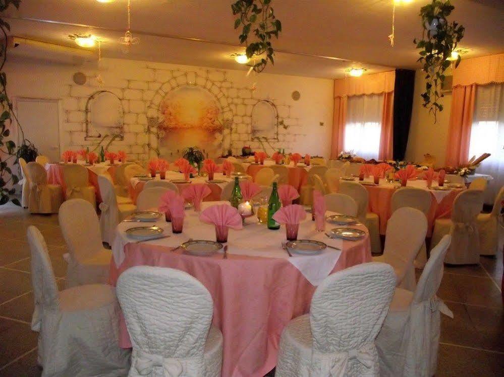 Hotel Ausonia Monte Porzio ภายนอก รูปภาพ
