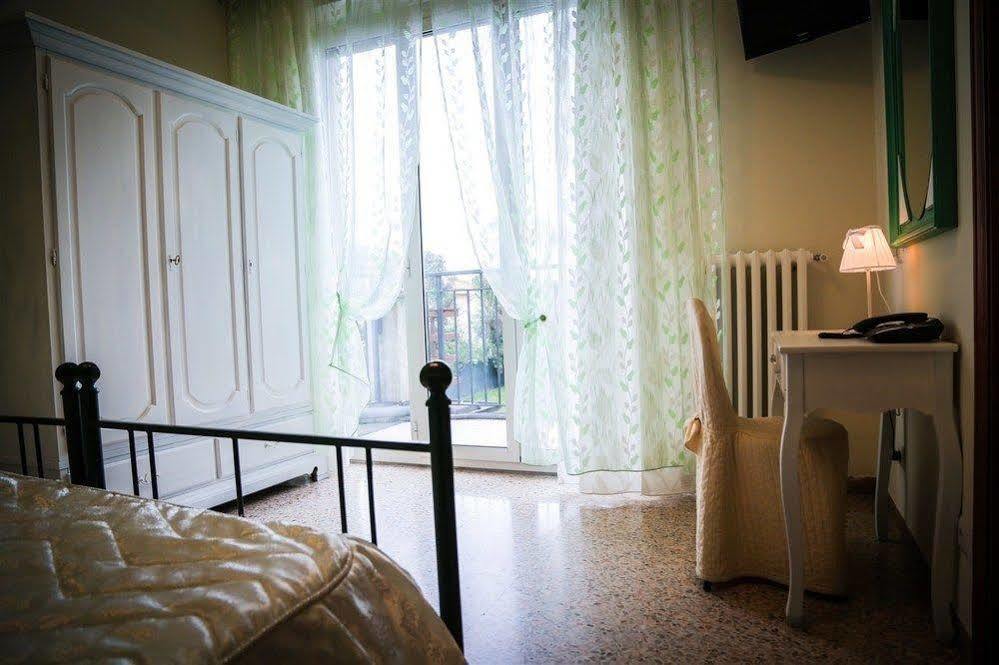 Hotel Ausonia Monte Porzio ภายนอก รูปภาพ