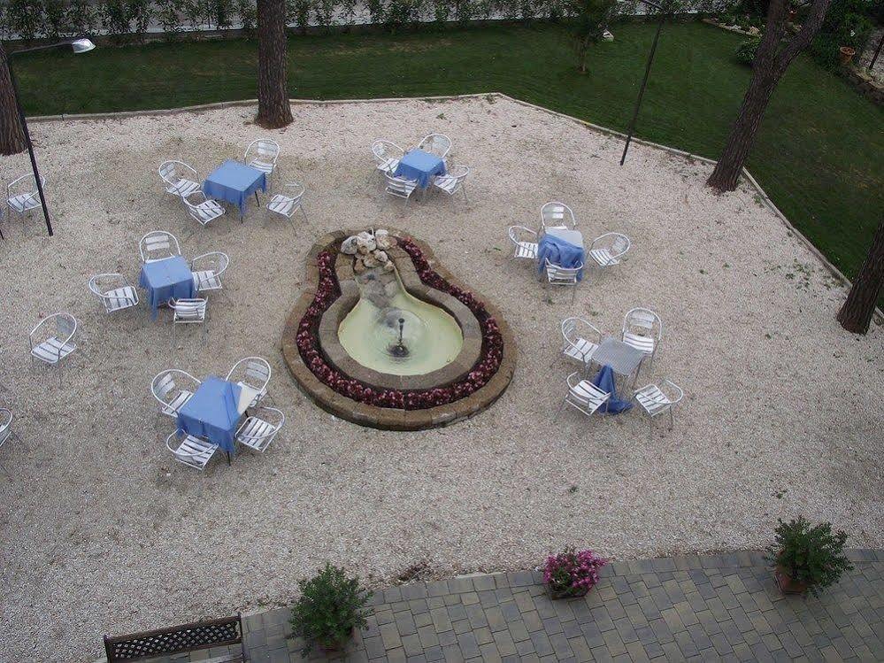 Hotel Ausonia Monte Porzio ภายนอก รูปภาพ